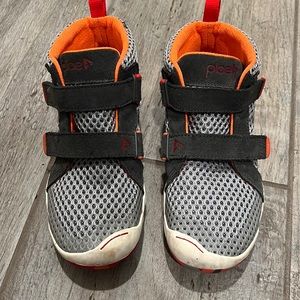 Plae Leo Hightops Size 2.5 Grey Voltage